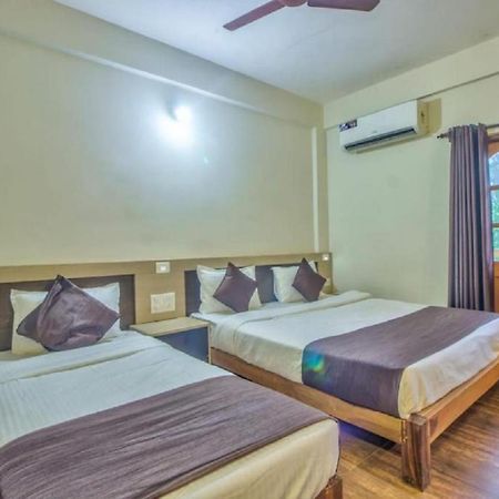 Baga Beach Paradise Hotel Екстериор снимка