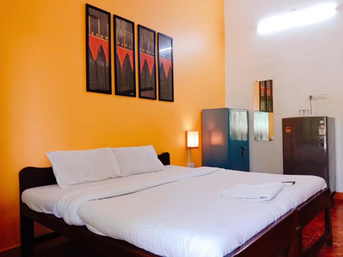 Baga Beach Paradise Hotel Екстериор снимка