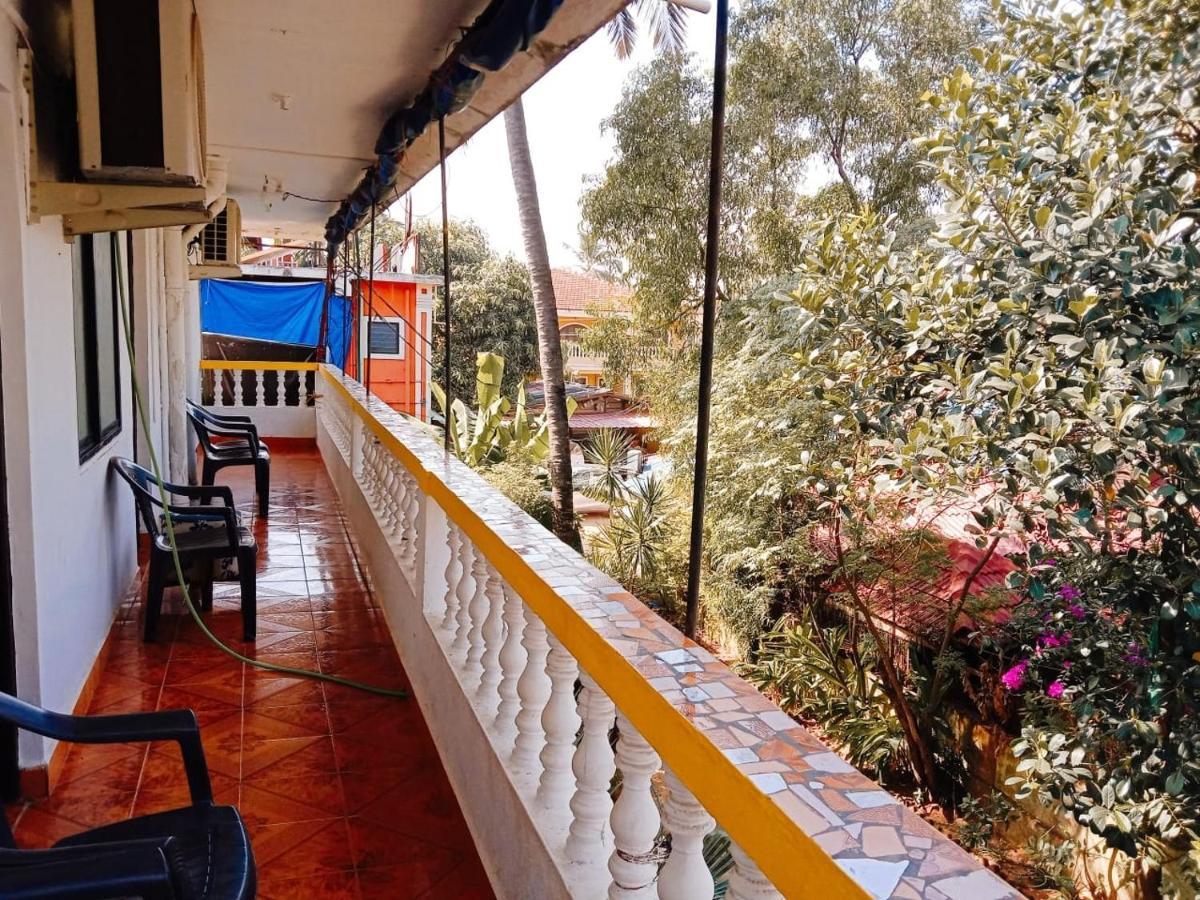 Baga Beach Paradise Hotel Екстериор снимка